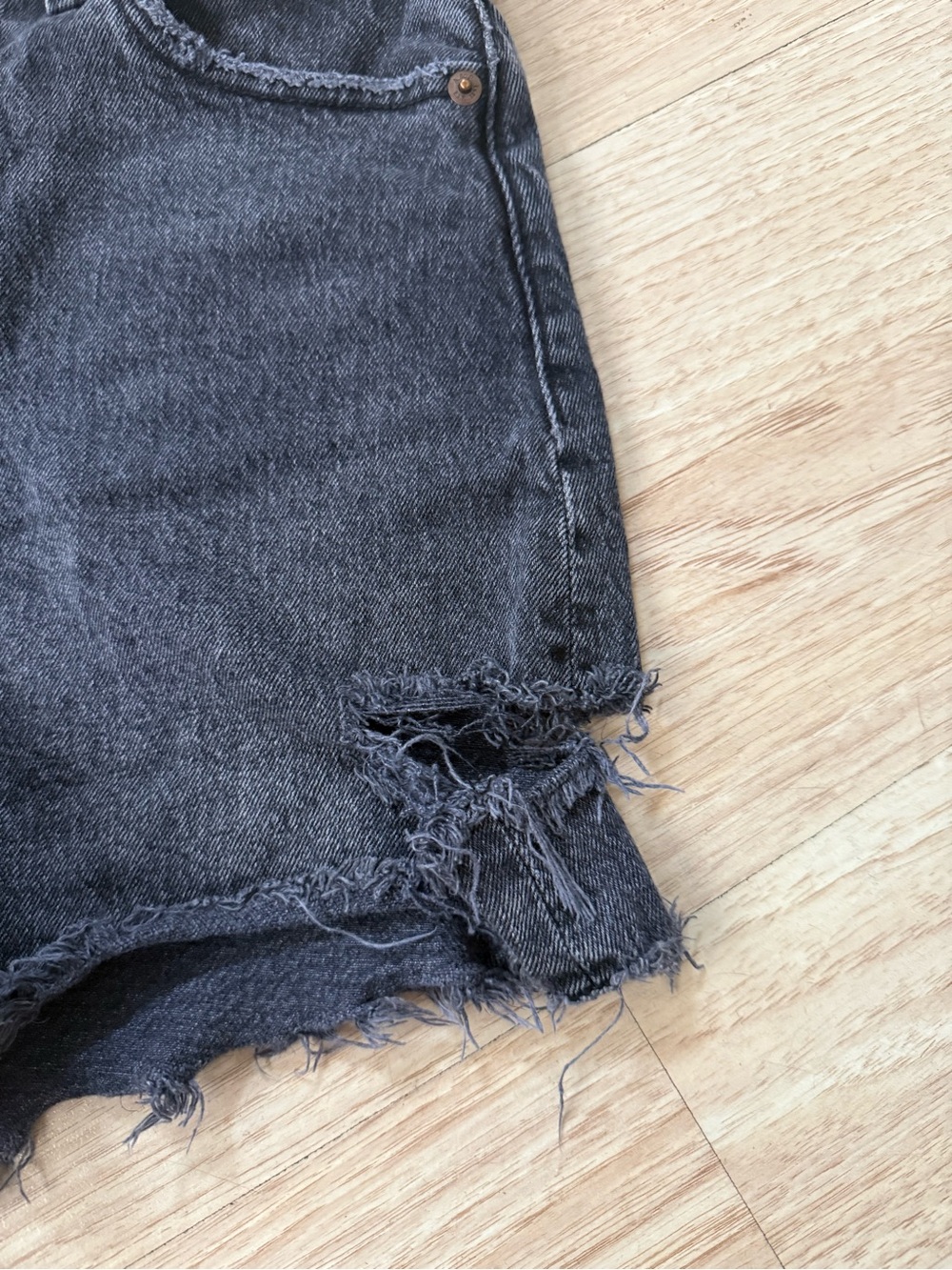 Abercrombie and Fitch The Dad High Rise Shorts Washed Black Size 25 - Picture 4 of 4